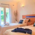 2 Bedroom Groundfloor Swimming Pool *